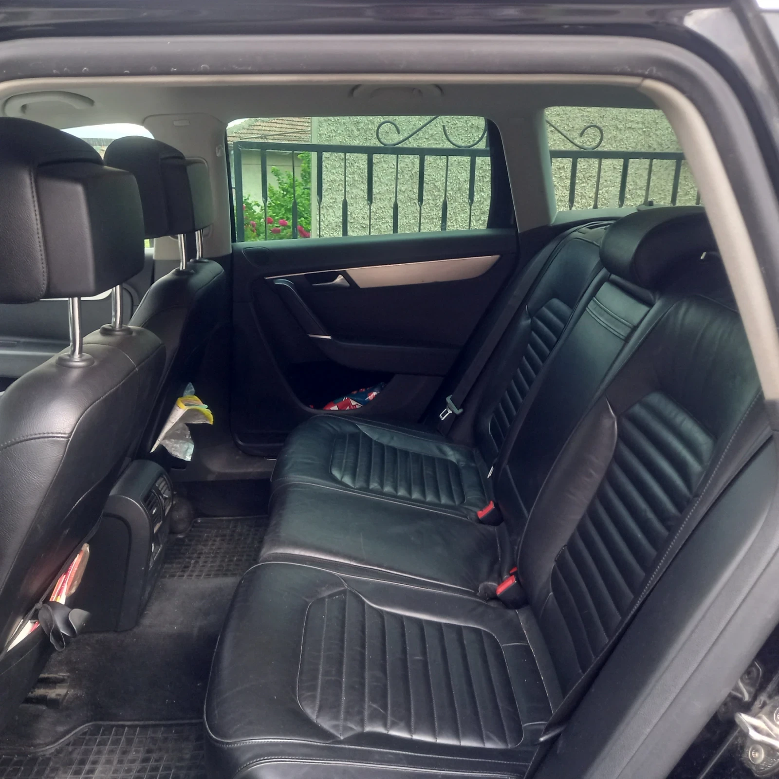 VW Passat 2.0 TDI, снимка 3 - Автомобили и джипове - 54623403