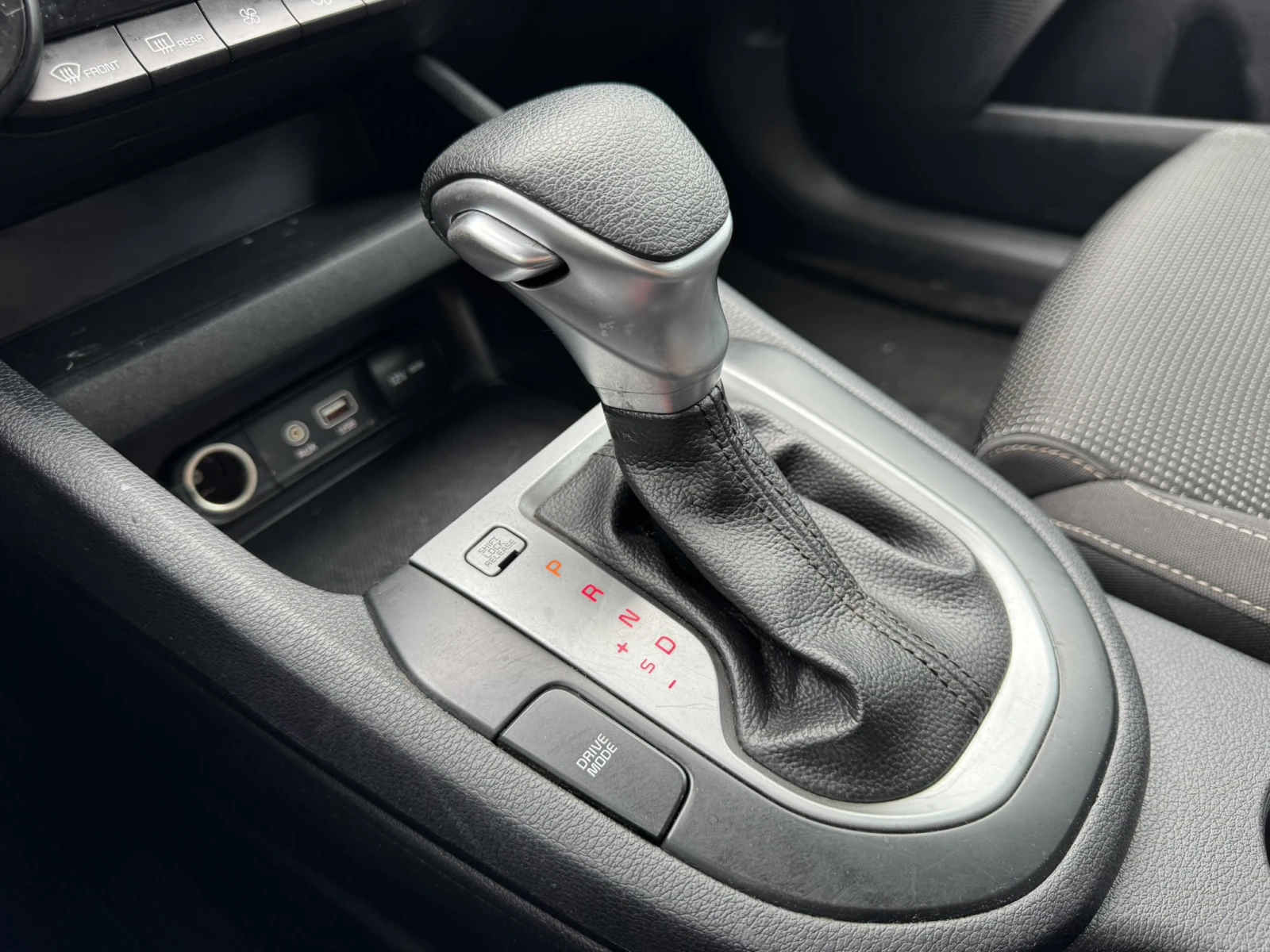 Kia Ceed Forte Fe, снимка 12 - Автомобили и джипове - 54662967
