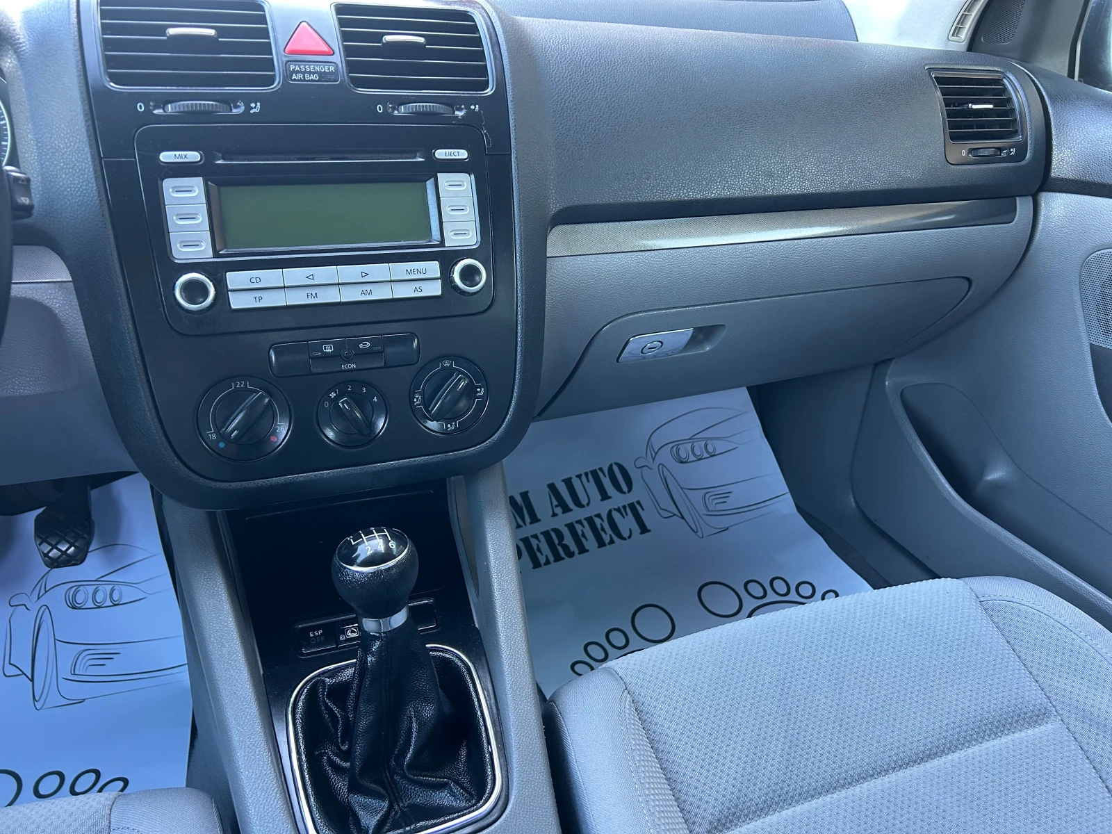 VW Golf 1.6 I ГАЗ-БЕНЗИН, снимка 12 - Автомобили и джипове - 54680887