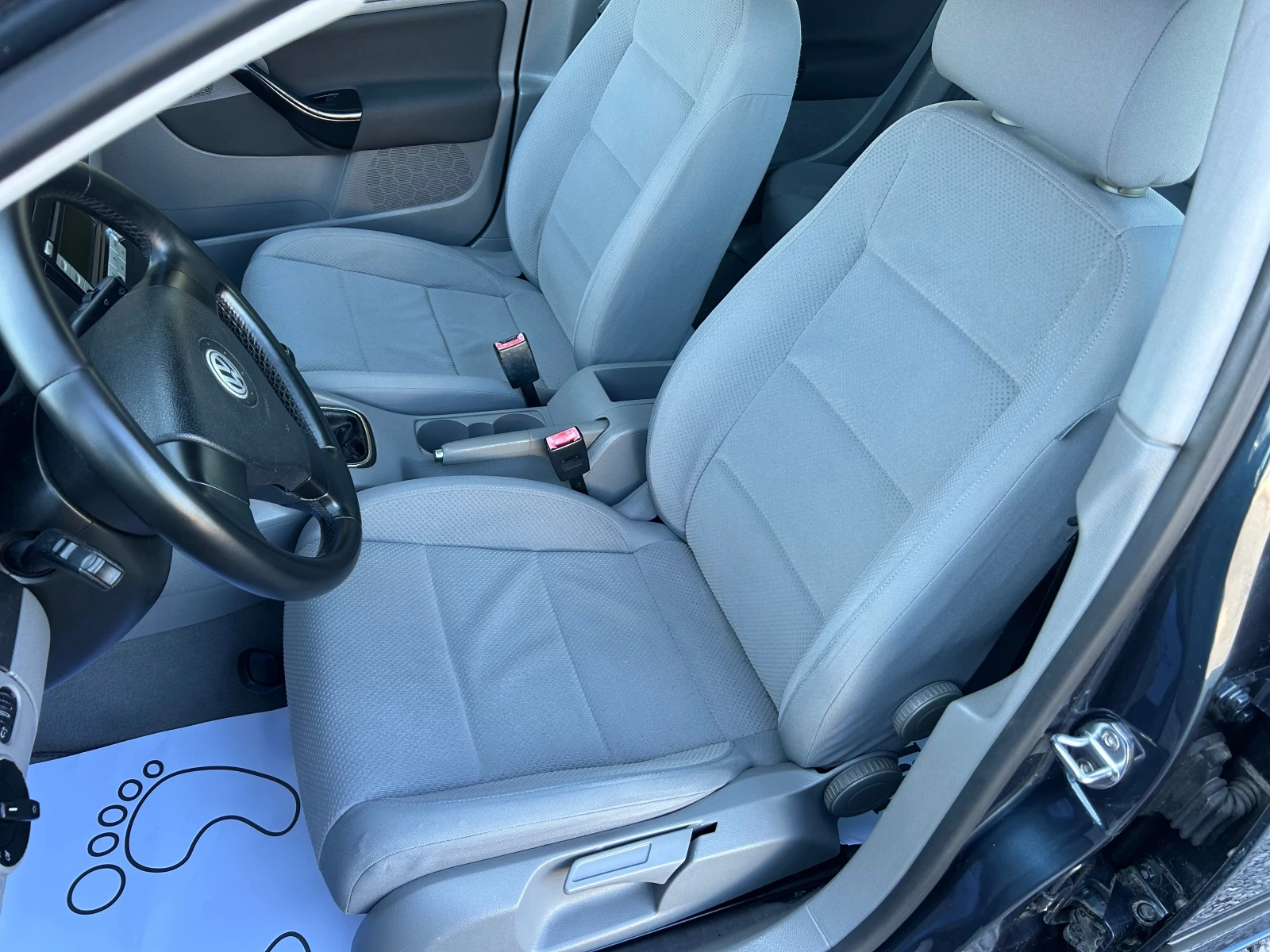 VW Golf 1.6 I ГАЗ-БЕНЗИН, снимка 10 - Автомобили и джипове - 54680887