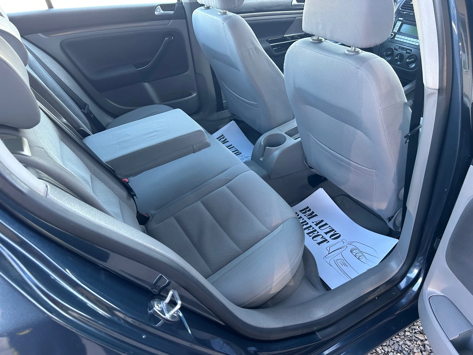 VW Golf 1.6 I ГАЗ-БЕНЗИН, снимка 13 - Автомобили и джипове - 54680887