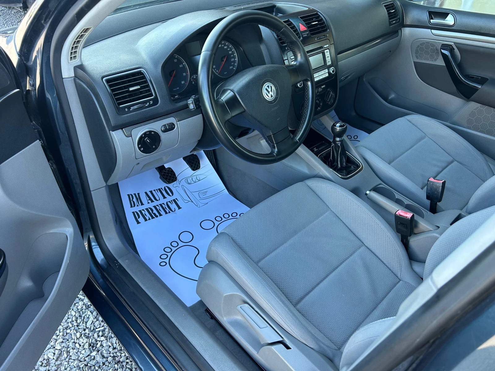 VW Golf 1.6 I ГАЗ-БЕНЗИН, снимка 9 - Автомобили и джипове - 54680887