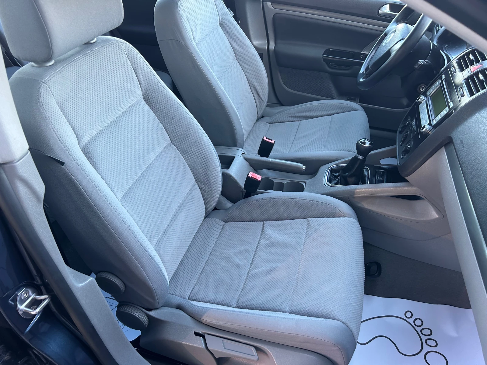 VW Golf 1.6 I ГАЗ-БЕНЗИН, снимка 16 - Автомобили и джипове - 54680887