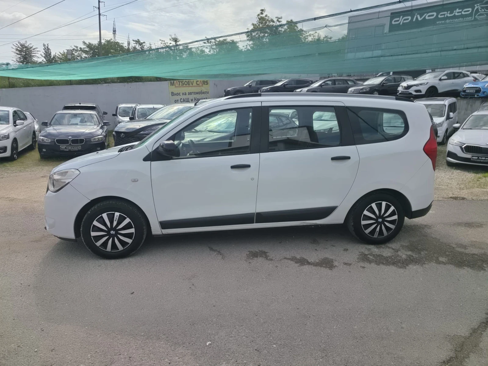 Dacia Lodgy 1.6i* ГАЗ-БЕНЗИН* ОТЛИЧЕН, снимка 3 - Автомобили и джипове - 54793145