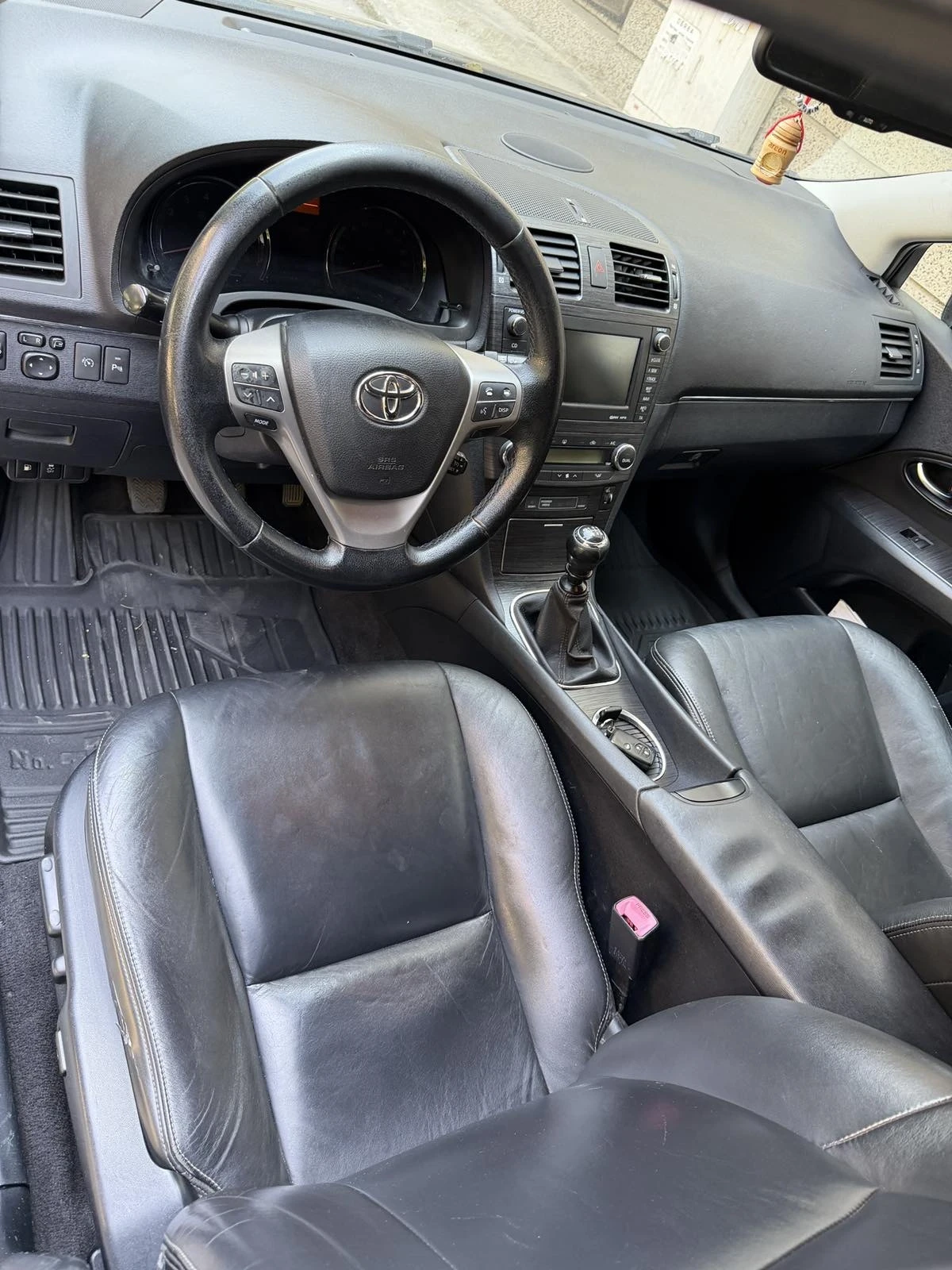 Toyota Avensis 1.8 FULL MAX, снимка 8 - Автомобили и джипове - 55776975