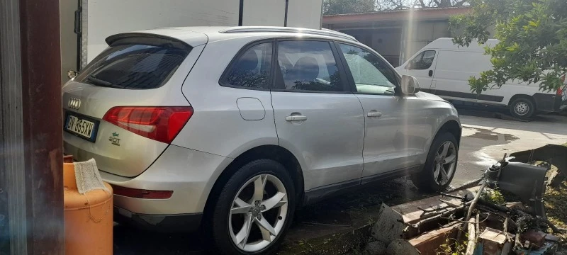 Audi Q5 2.0 газ-бенз 4х4, снимка 3 - Автомобили и джипове - 45545276