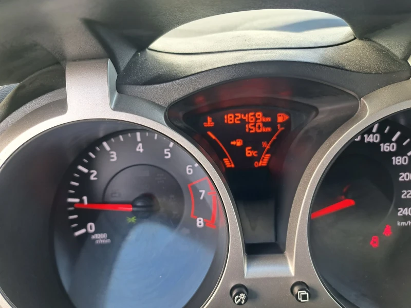 Nissan Juke 1.6 Кейлес/Кожа, снимка 15 - Автомобили и джипове - 53472763
