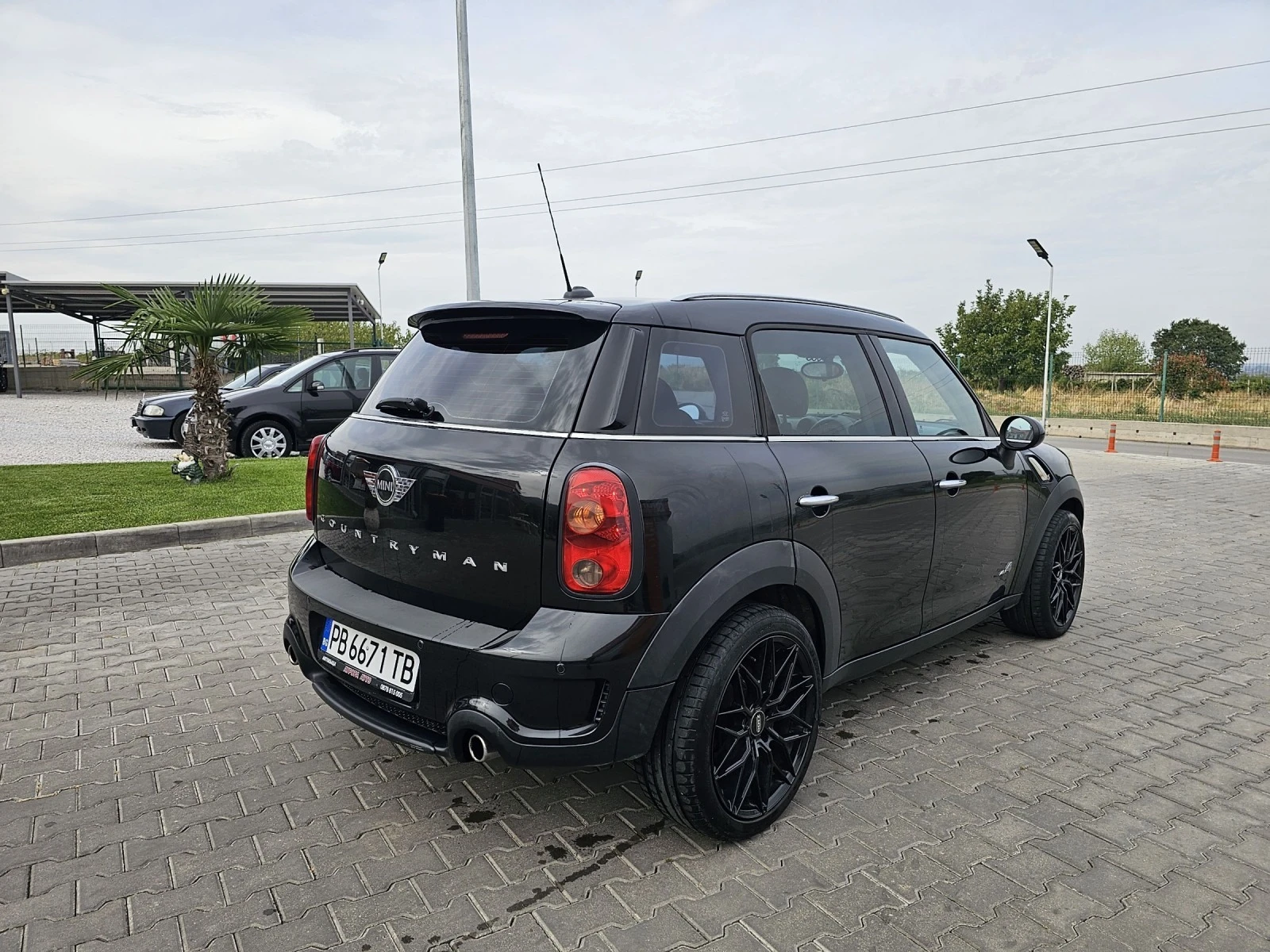 Mini Countryman 1.6T S ALL4 - изображение 7