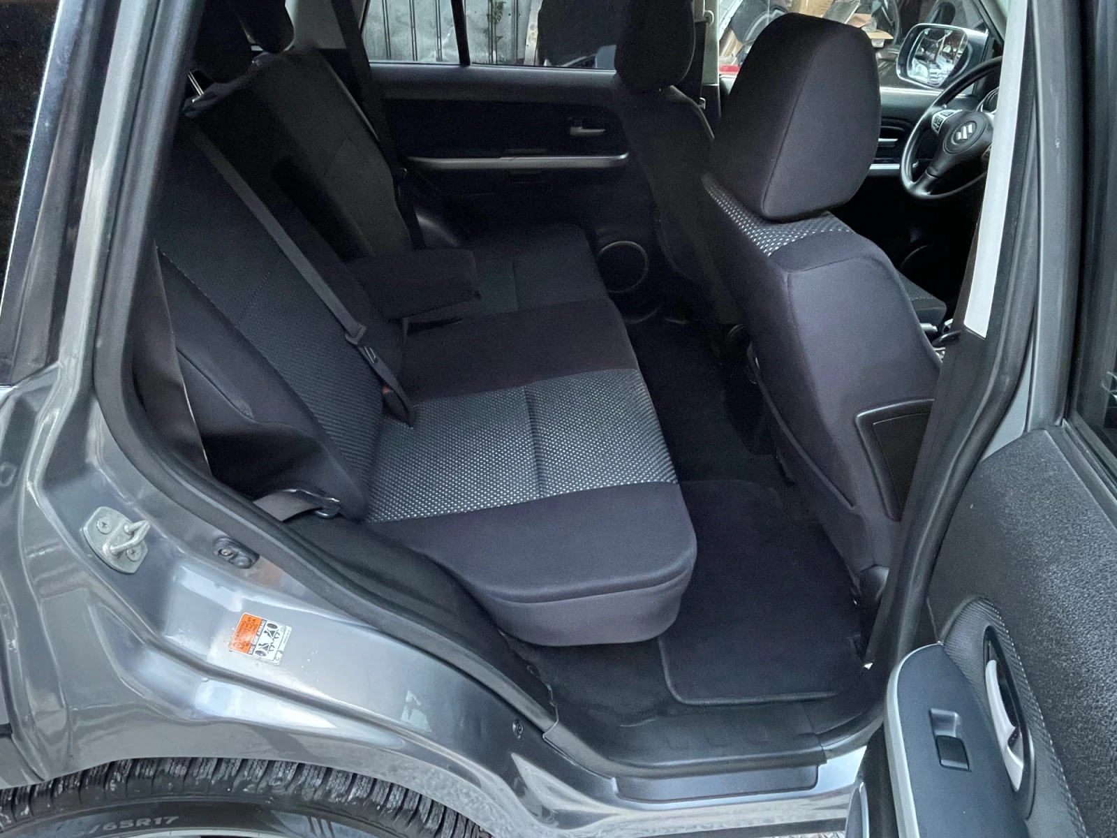 Suzuki Grand vitara 2.0 i 4x4 - изображение 7