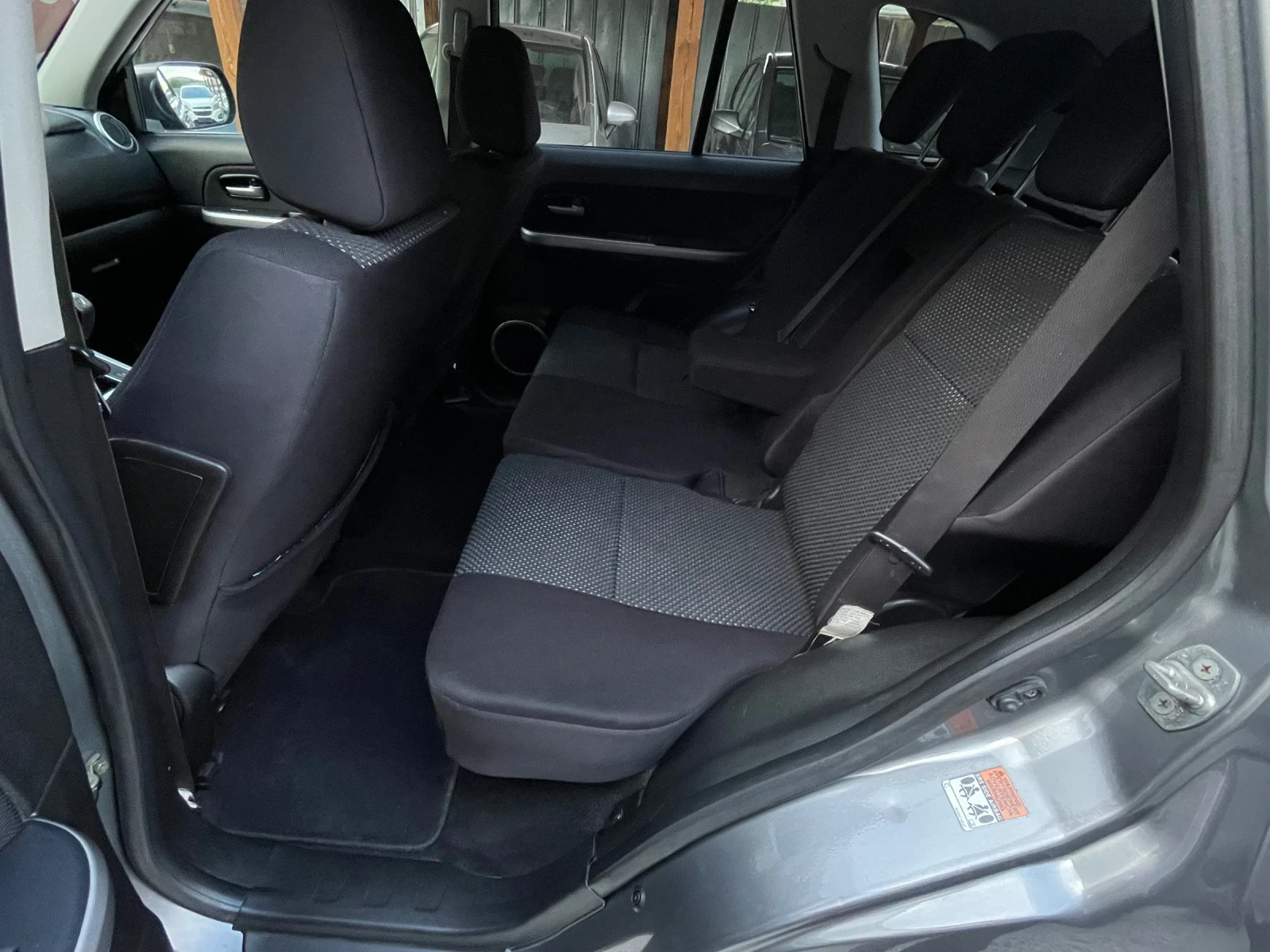 Suzuki Grand vitara 2.0 i 4x4 - изображение 9