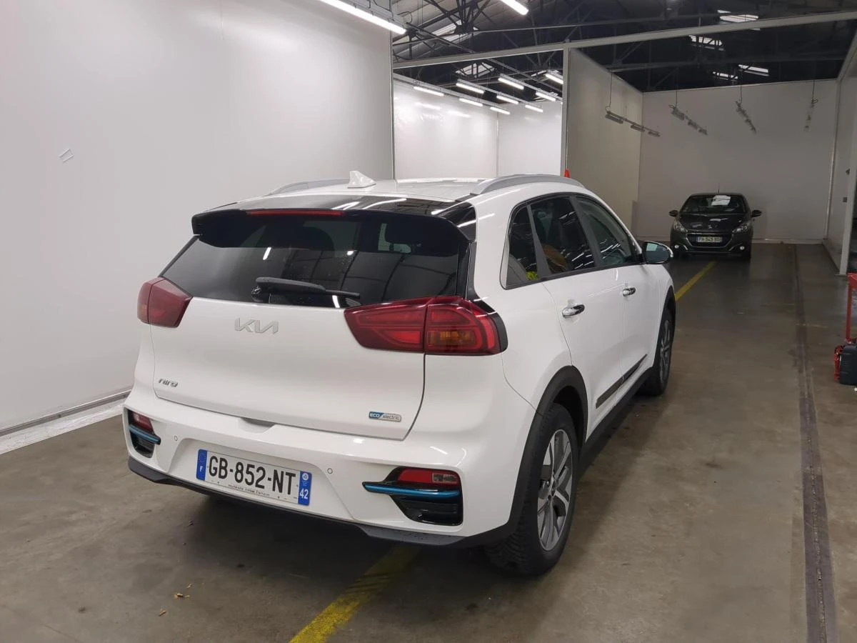 Kia Niro PREMIUM 64KW 204КС - изображение 4