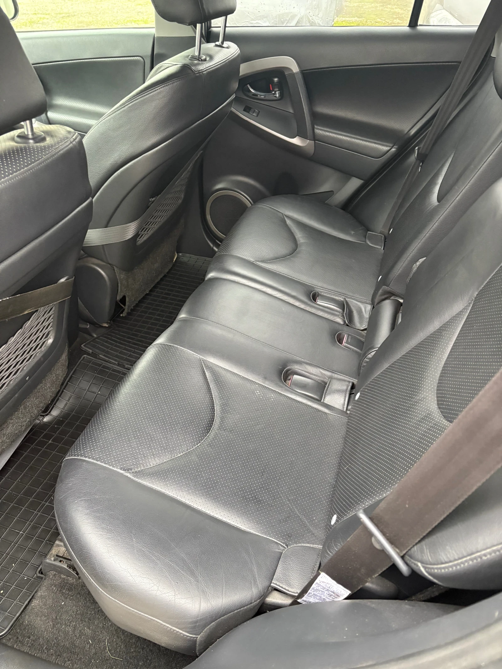 Toyota Rav4 2.2 D-4D - изображение 7