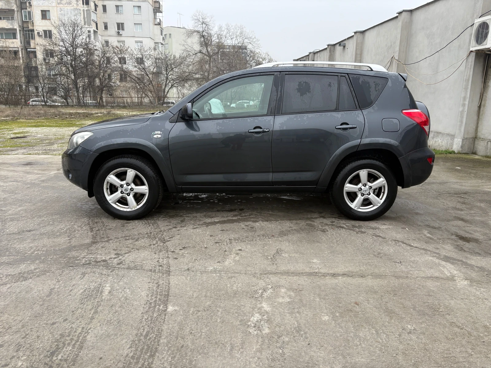 Toyota Rav4 2.2 D-4D - изображение 3