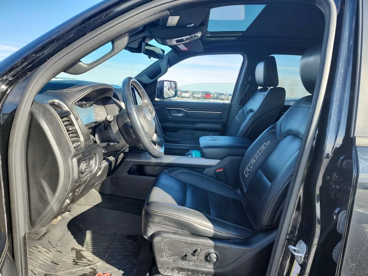 Dodge RAM 1500 REBEL CREW CAB SHORT BED/CARFAX/ПАНОРАМА - изображение 6