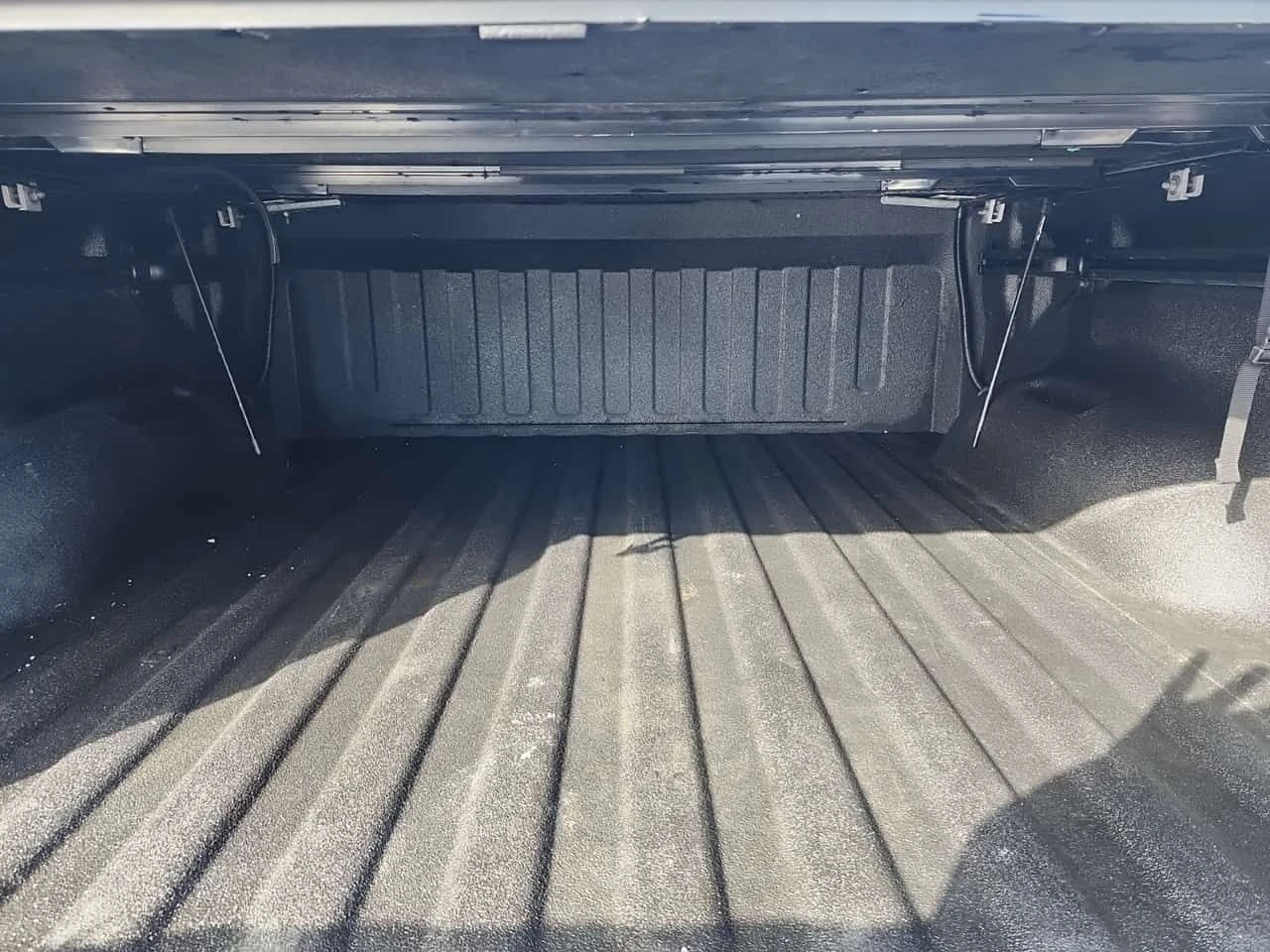 Dodge RAM 1500 REBEL CREW CAB SHORT BED/CARFAX/ПАНОРАМА, снимка 12 - Автомобили и джипове - 53738649