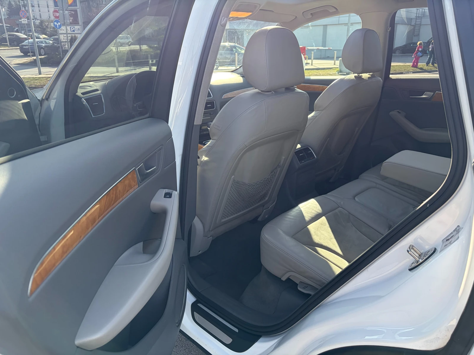 Audi Q5 QUATTRO BANG OLUFSEN  КАТО НОВА, снимка 7 - Автомобили и джипове - 53838392