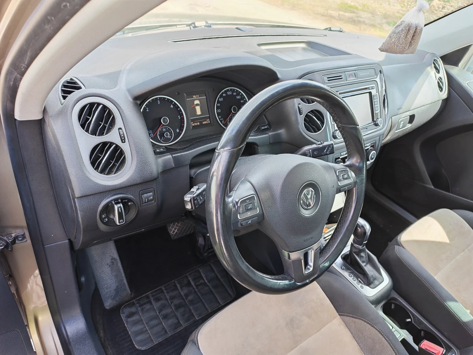 VW Tiguan, снимка 11 - Автомобили и джипове - 54162927