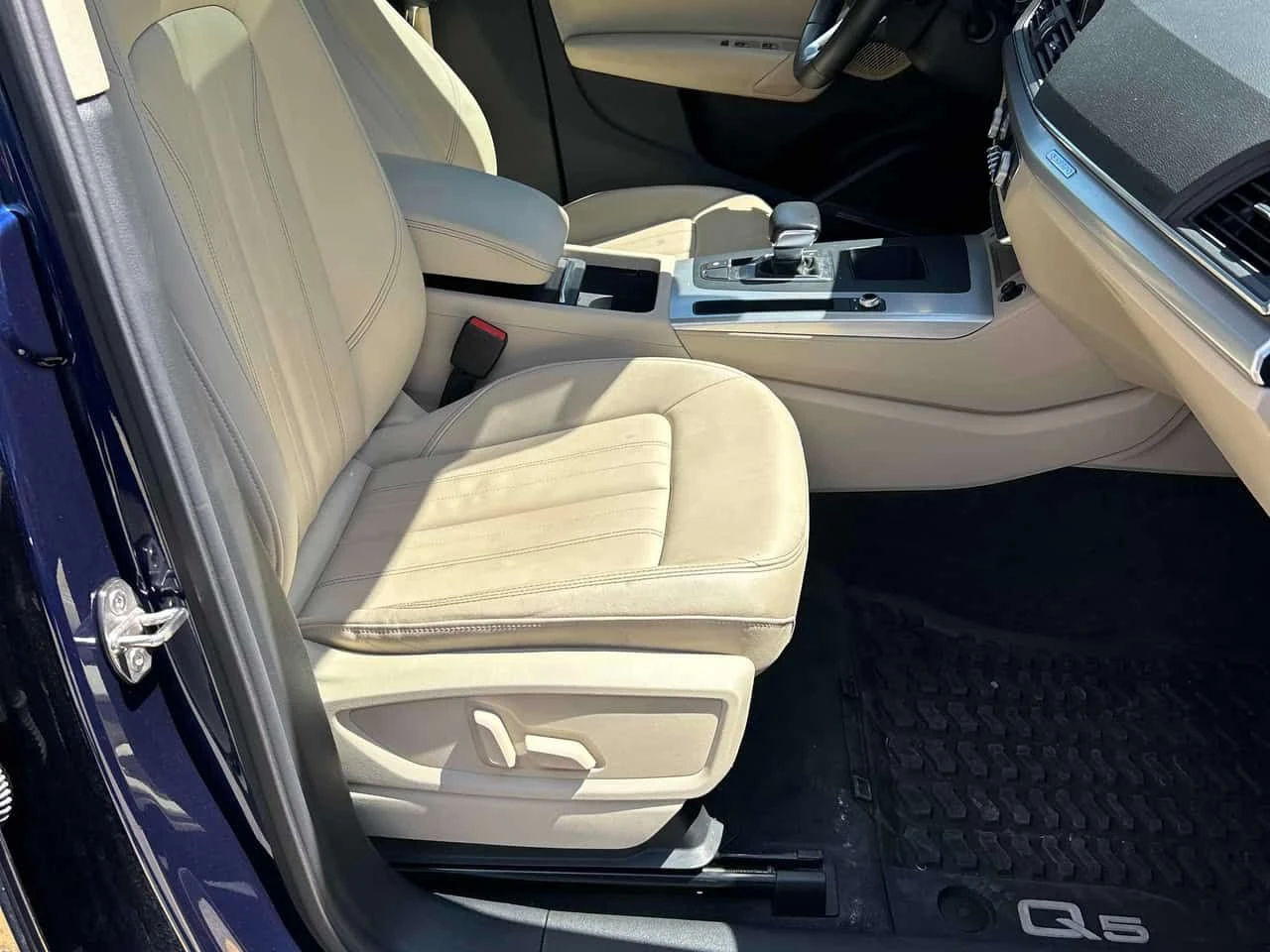 Audi Q5 * Technik * CARFAX * ЦЕНА ДО БГ, снимка 10 - Автомобили и джипове - 54714470