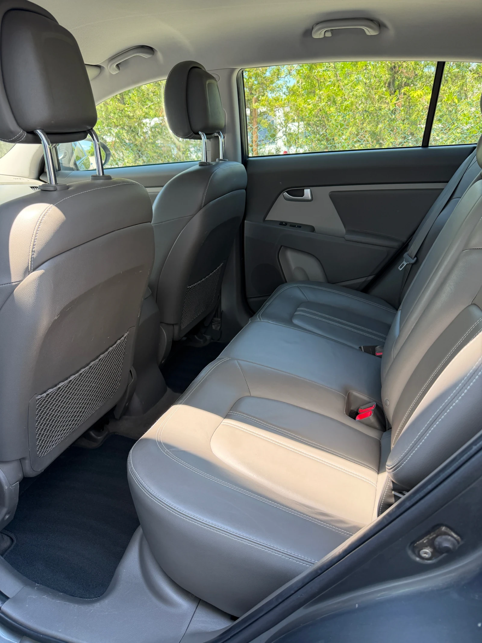 Kia Sportage 2.0i 163к.с. AUTOMATIC* KEYLESS* CAMERA, снимка 10 - Автомобили и джипове - 54874311