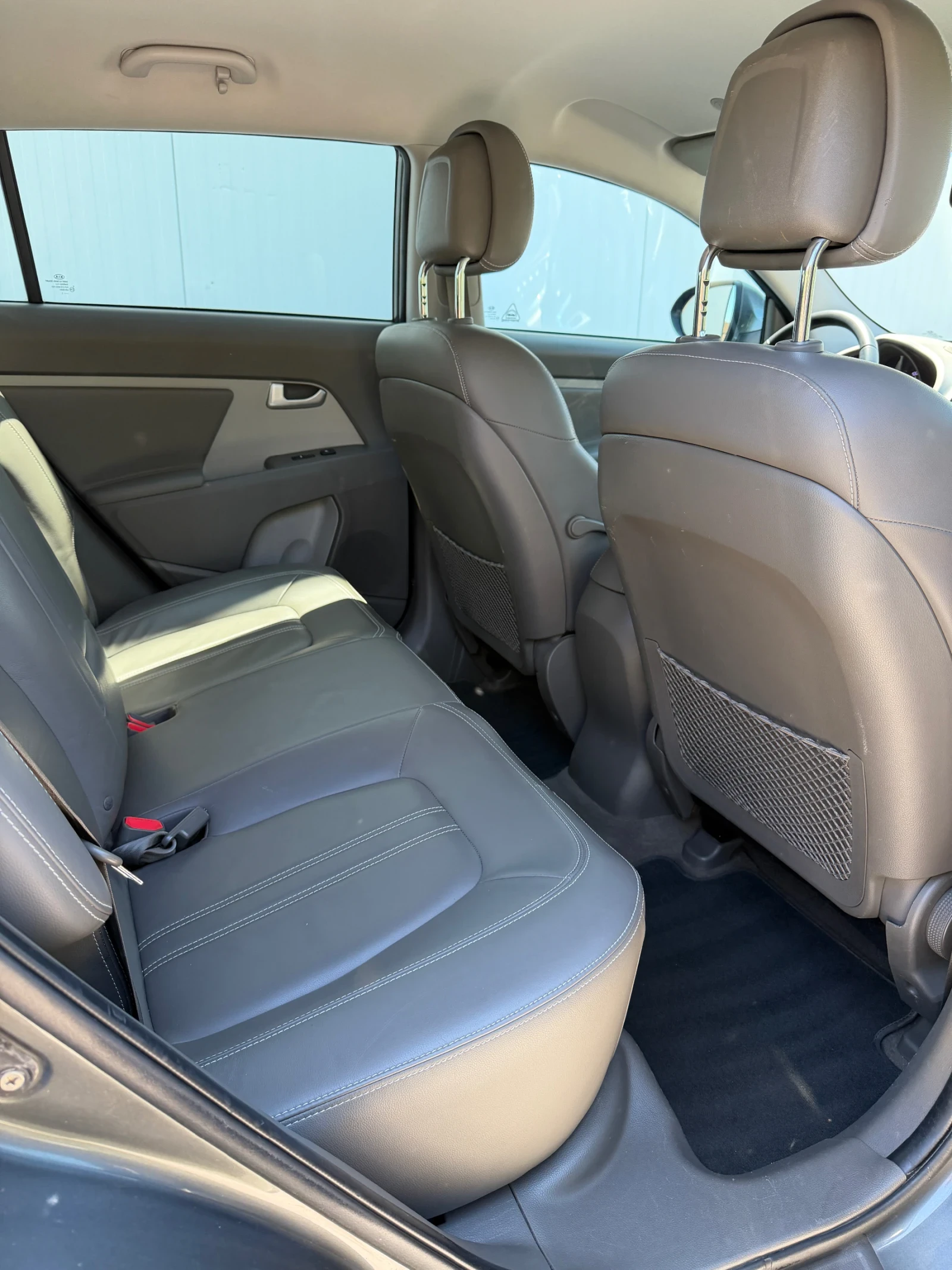 Kia Sportage 2.0i 163к.с. AUTOMATIC* KEYLESS* CAMERA, снимка 9 - Автомобили и джипове - 54874311