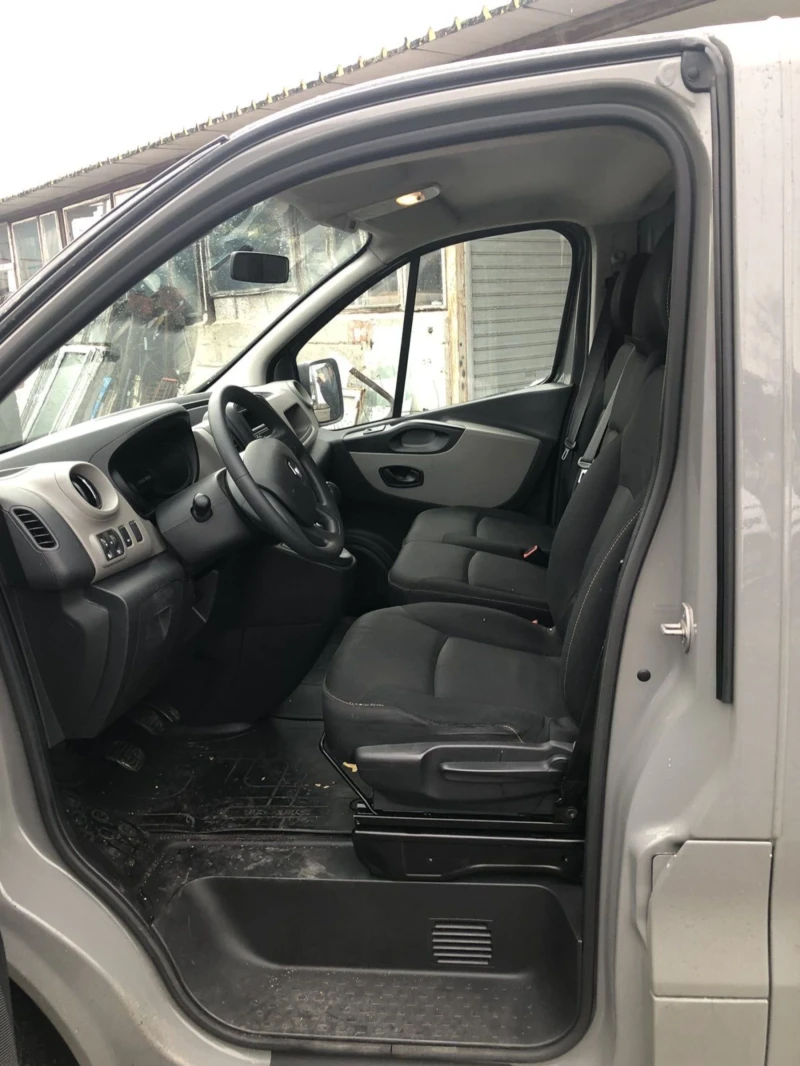 Renault Trafic, снимка 2 - Бусове и автобуси - 53084833