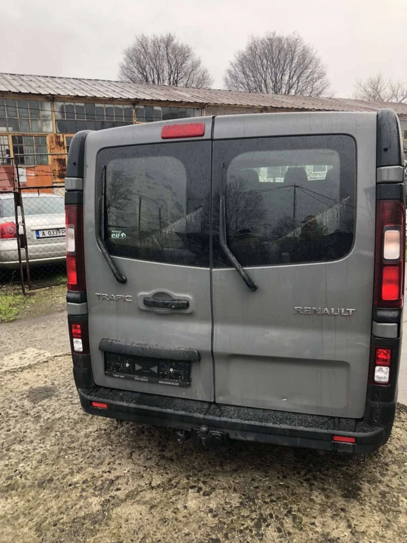 Renault Trafic, снимка 7 - Бусове и автобуси - 53084833