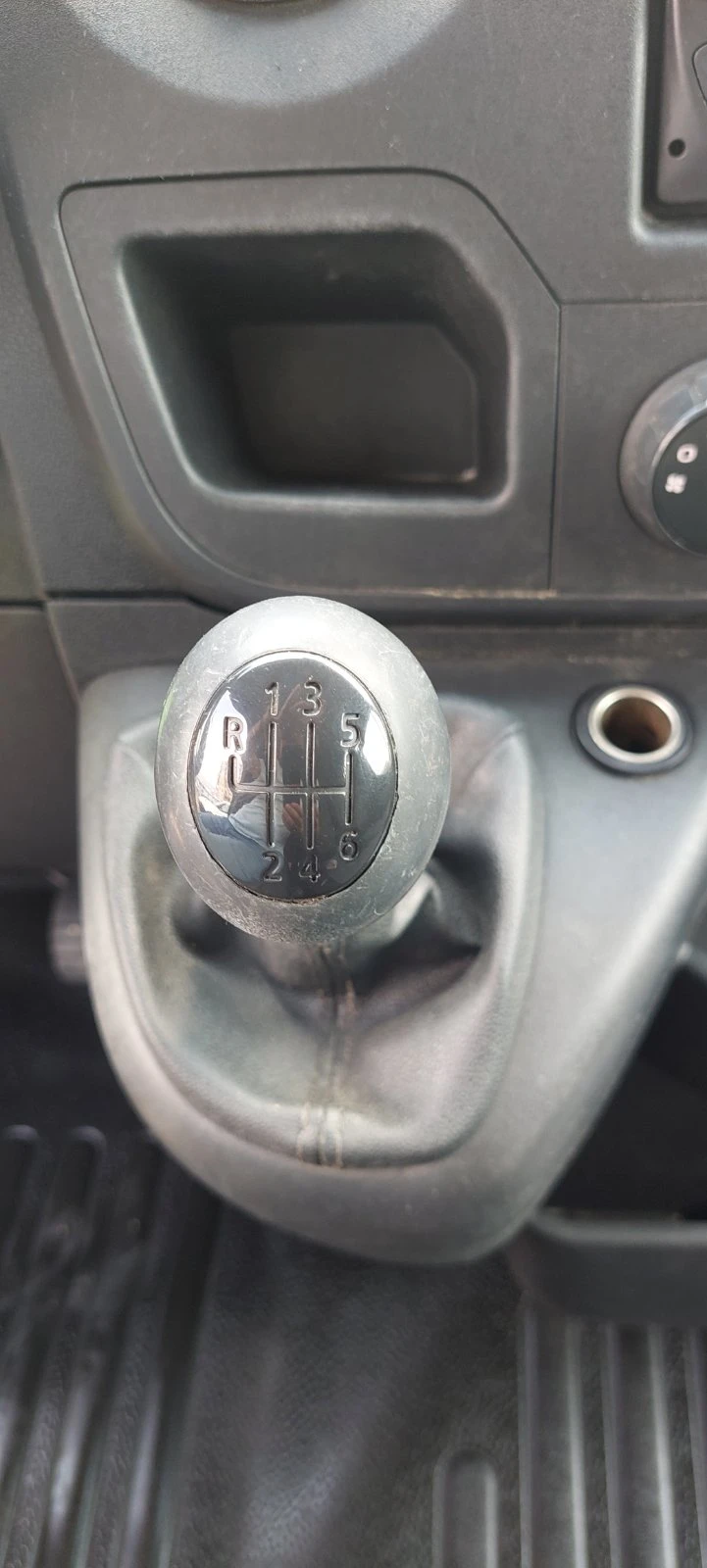Nissan NV400 2.3 dci клима, снимка 17 - Бусове и автобуси - 55631781