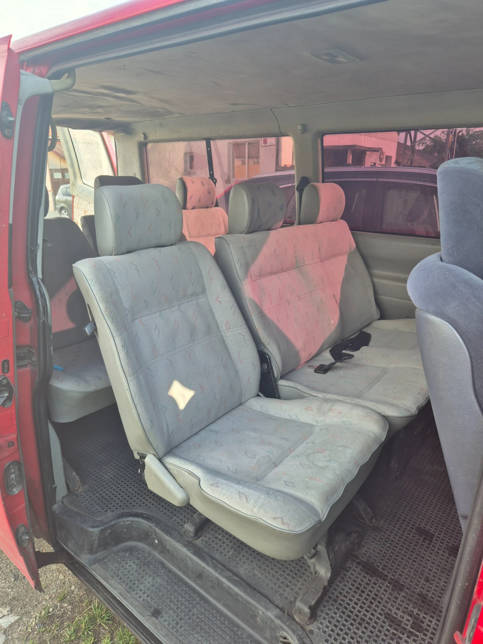 VW Caravelle 2.5, снимка 6 - Бусове и автобуси - 54001262