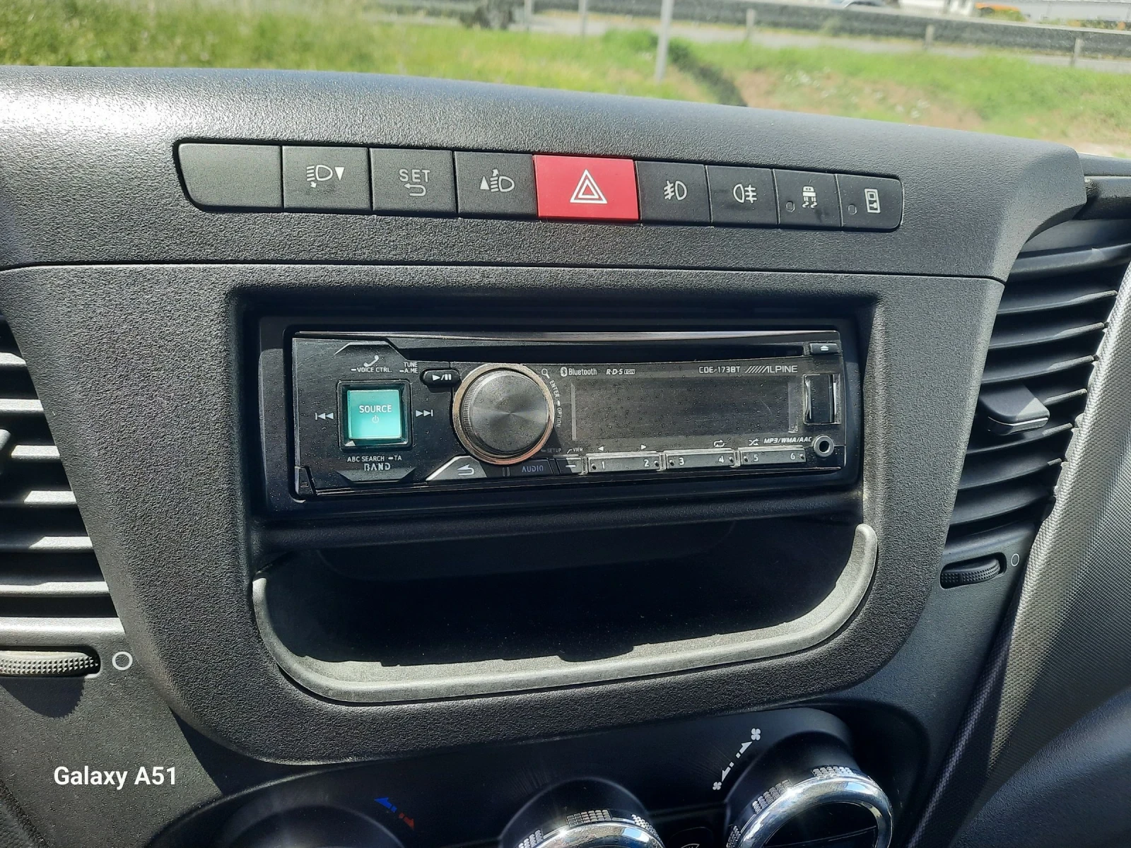 Iveco 35c15  150кс. Работещ КЛИМАТРОНИК , снимка 13 - Бусове и автобуси - 54714218