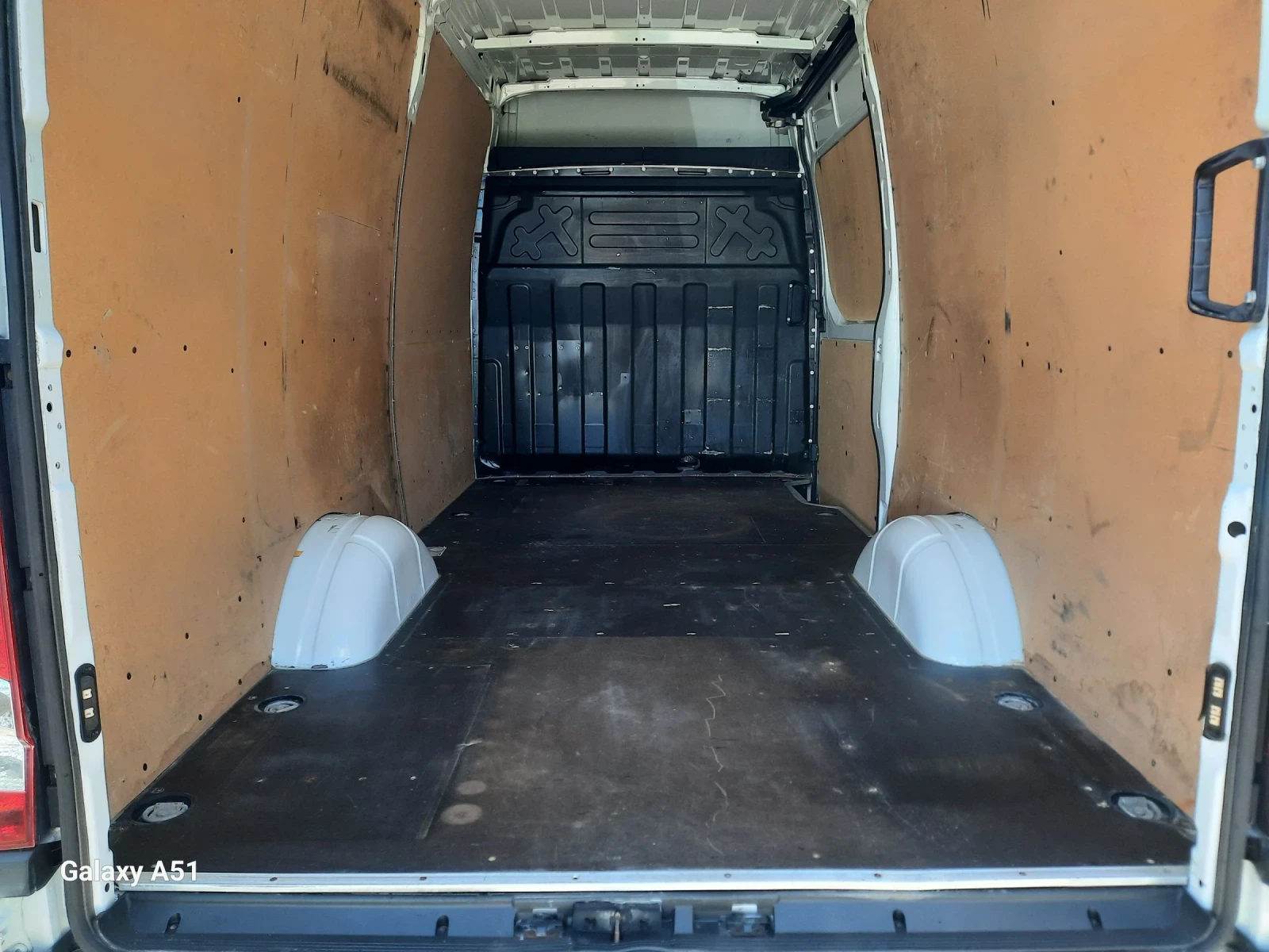 Iveco 35c15  150кс. Работещ КЛИМАТРОНИК , снимка 8 - Бусове и автобуси - 54714218
