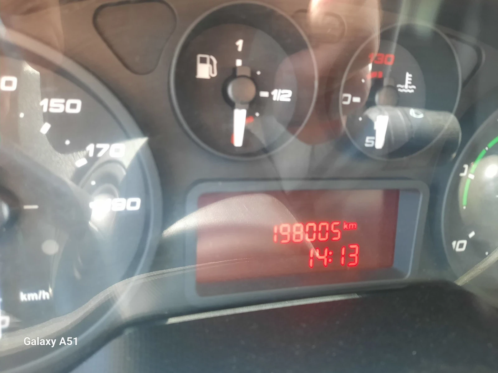 Iveco 35c15  150кс. Работещ КЛИМАТРОНИК , снимка 15 - Бусове и автобуси - 54714218