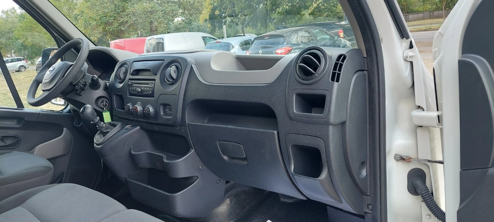 Nissan NV400 2.3 dci клима, снимка 11 - Бусове и автобуси - 55631781