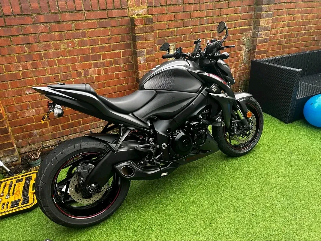 Suzuki Gsx  GSXS 1000 - изображение 2