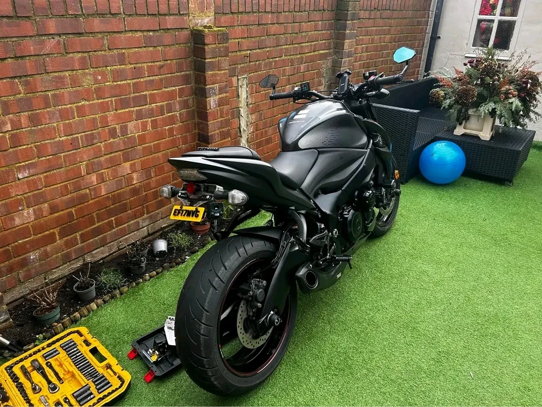 Suzuki Gsx  GSXS 1000 - изображение 3