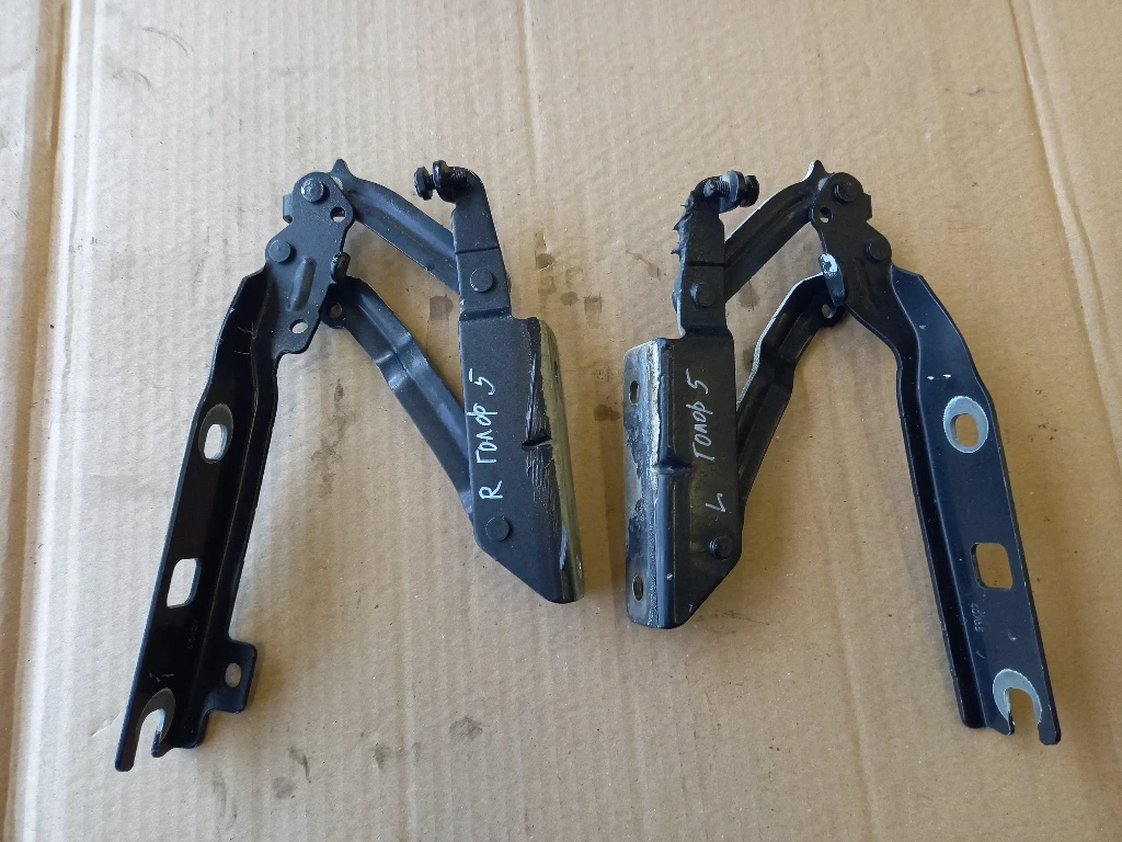 Панти преден капак Фолксваген Голф 5 (комплект)