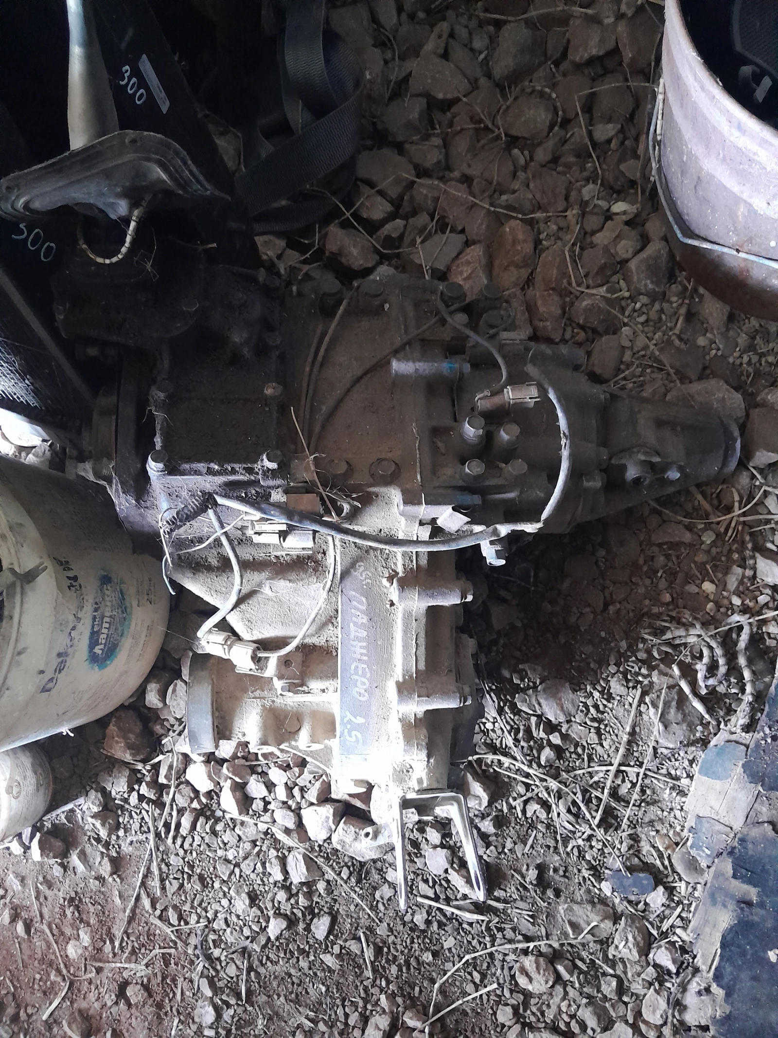 Продавам раздатка за Мицубиши Паджеро 2.5ТД автоматик., снимка 6 - Части - 54028551