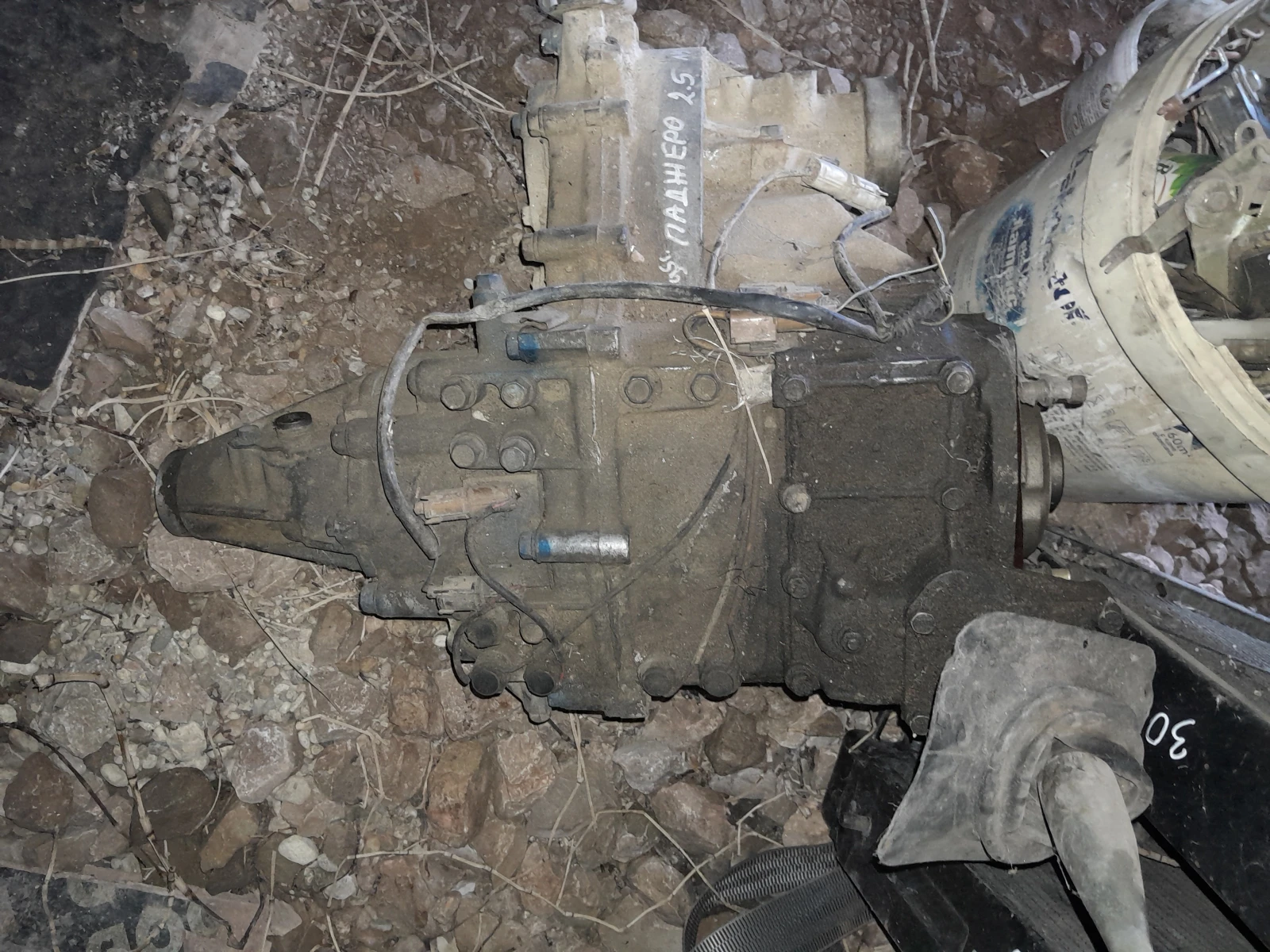 Продавам раздатка за Мицубиши Паджеро 2.5ТД автоматик., снимка 4 - Части - 54028551