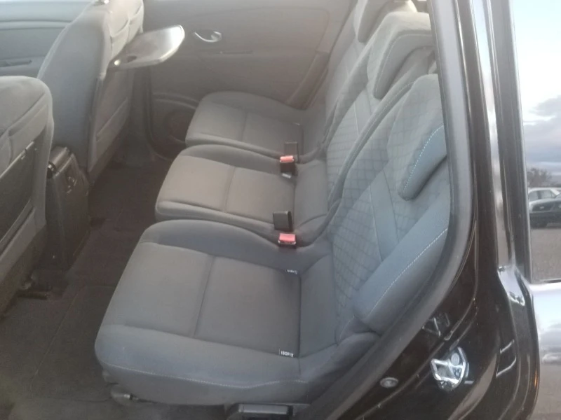 Renault Grand scenic 1.9 DCI, снимка 10 - Автомобили и джипове - 45752337