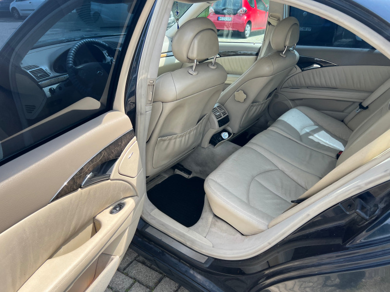 Mercedes-Benz E 320, снимка 8 - Автомобили и джипове - 46416617