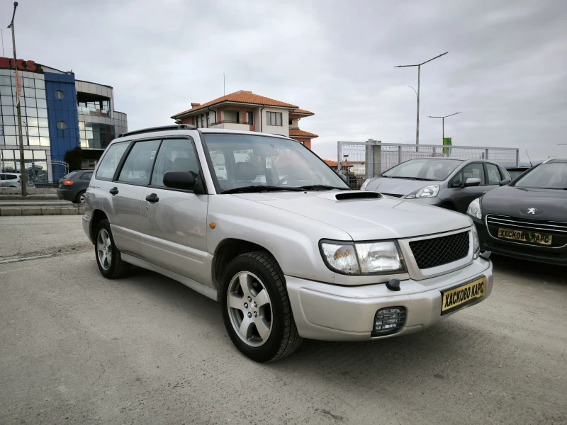 Subaru Forester 2.0i TURBO, снимка 3 - Автомобили и джипове - 49028096