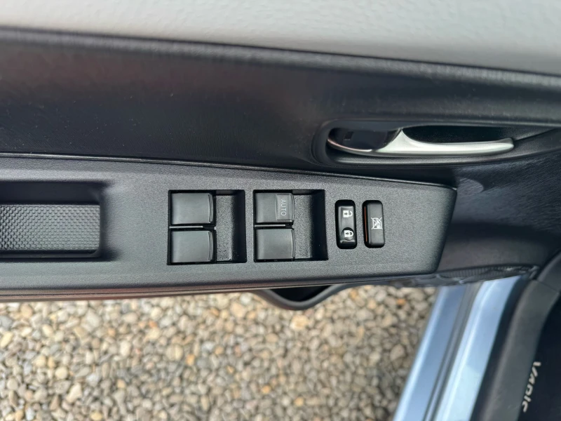 Toyota Yaris 1.5  УНИКАТ, снимка 14 - Автомобили и джипове - 49846138