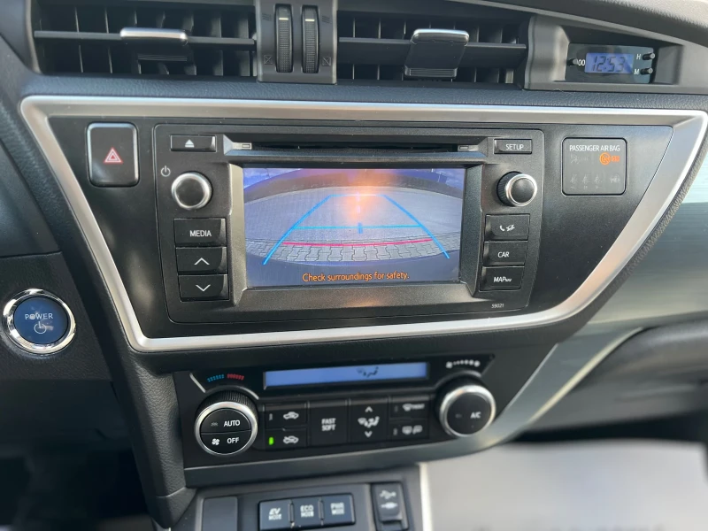 Toyota Auris 1.8Hybrid-Лизинг по 290лв през Уникредит , снимка 10 - Автомобили и джипове - 52008146