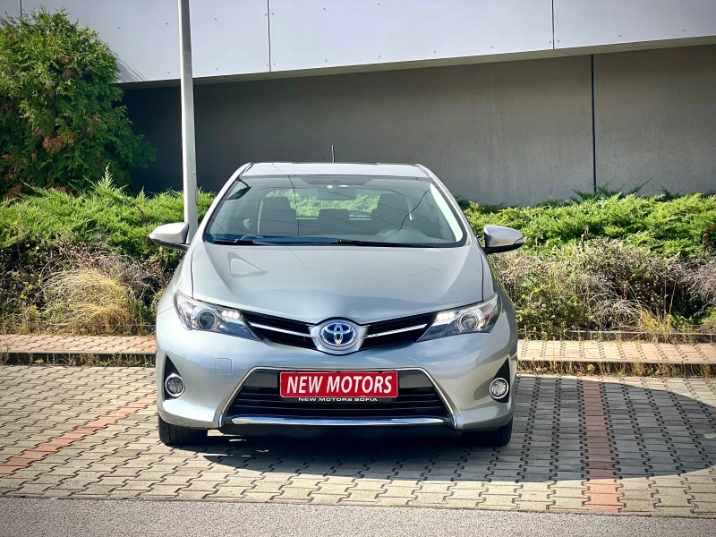 Toyota Auris 1.8Hybrid-Лизинг по 290лв през Уникредит , снимка 2 - Автомобили и джипове - 52008146