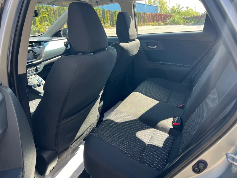 Toyota Auris 1.8Hybrid-Лизинг по 290лв през Уникредит , снимка 13 - Автомобили и джипове - 52008146