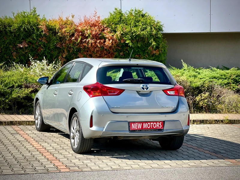 Toyota Auris 1.8Hybrid-Лизинг по 290лв през Уникредит , снимка 6 - Автомобили и джипове - 52008146