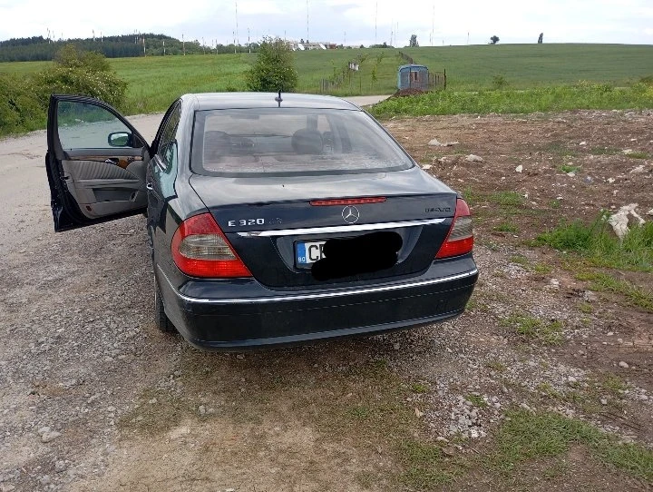 Mercedes-Benz E 320  - изображение 2