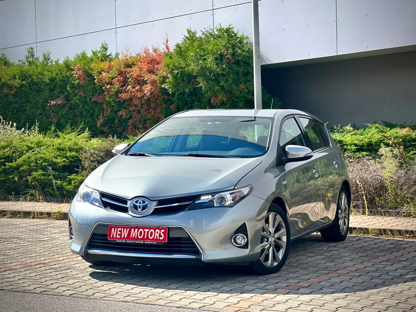 Toyota Auris 1.8Hybrid-Лизинг по 290лв през Уникредит , снимка 1