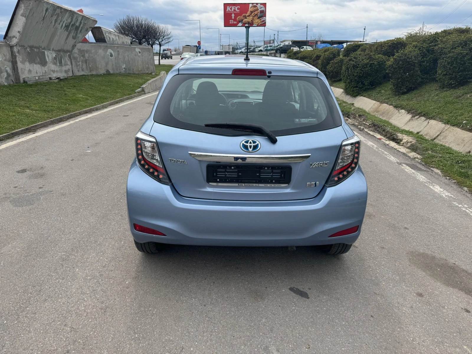 Toyota Yaris 1.5  УНИКАТ - изображение 6