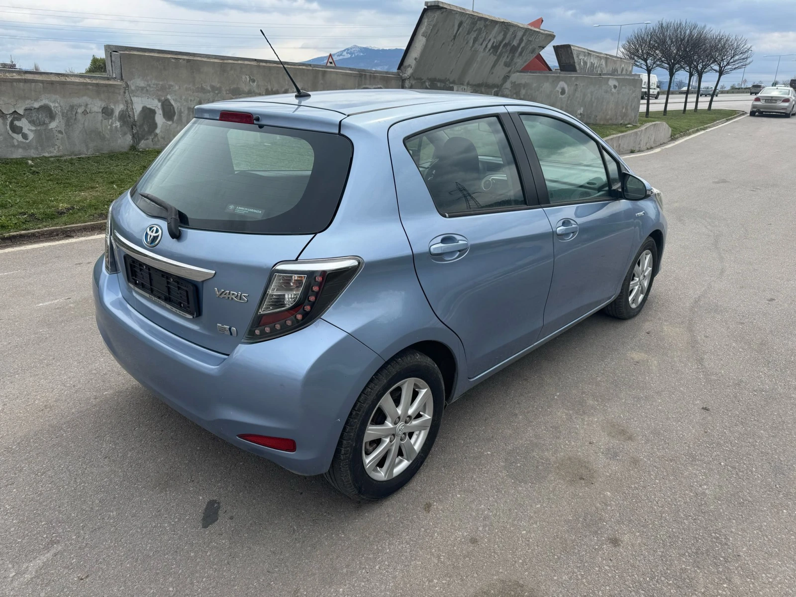 Toyota Yaris 1.5  УНИКАТ - изображение 4