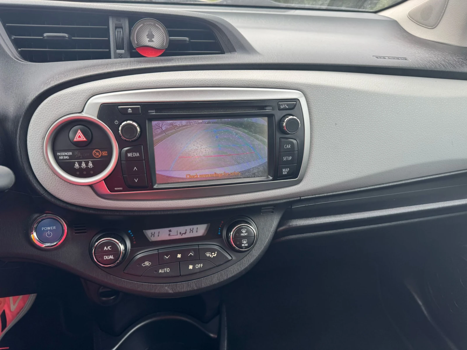 Toyota Yaris 1.5  УНИКАТ - изображение 8